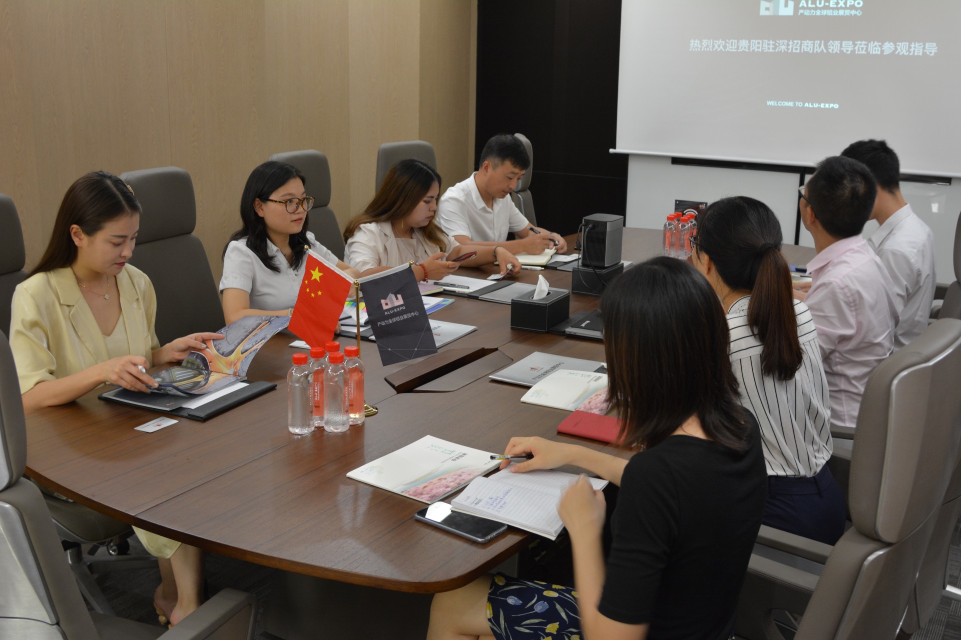 2020年7月2日，貴陽市駐深圳招商工作隊一行到訪南海鋁協(xié)，加強(qiáng)了與佛山在鋁產(chǎn)業(yè)方面的交流。